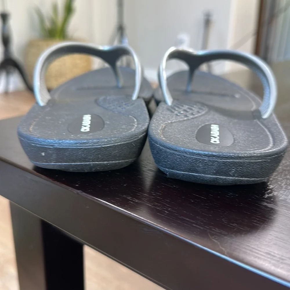 Okabashi silver made in USA flip flops SZ M/L